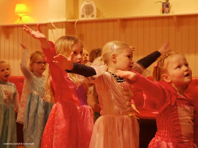Adema Dance Center - Kinderfeestje - Frozen Dance Party